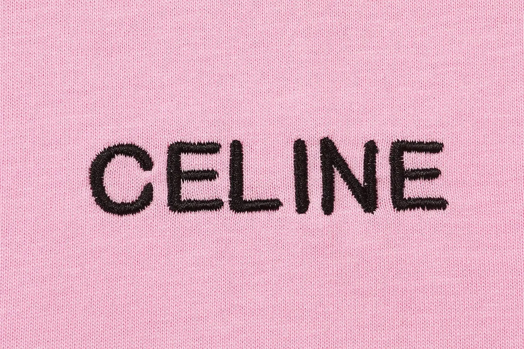 Celine 2026 official website New Arrival Imported machine high-density embroidered small letters logo Men's and women's Same Style short-sleeved T-shirt ·Customized 300 grams of 100% double yarn pure cotton fabric ·Defined dyeing of 32 double-strand threads ·Collar label, hangtag, main mark and three labels complete Color: Pink Size: XS S M L